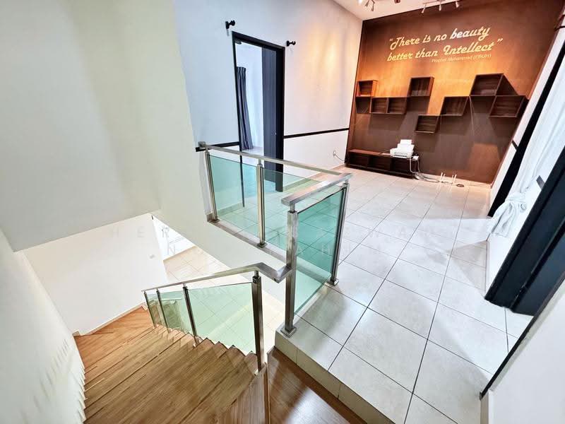 2-storey Terraced House for Sale in Taman Bangi Avenue (Bangi) - Herman Sazwan Nor Rahim - Stair - PropertyGuru.com.my