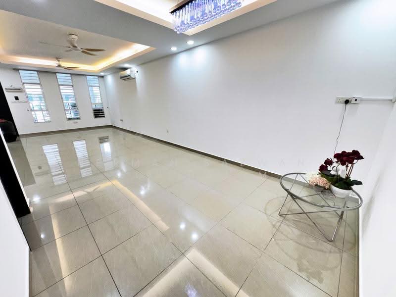 2-storey Terraced House for Sale in Taman Bangi Avenue (Bangi) - Herman Sazwan Nor Rahim - Living Room - PropertyGuru.com.my