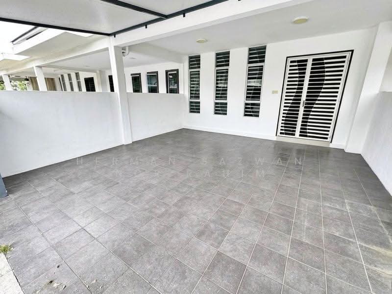 2-storey Terraced House for Sale in Taman Bangi Avenue (Bangi) - Herman Sazwan Nor Rahim - Porch - PropertyGuru.com.my