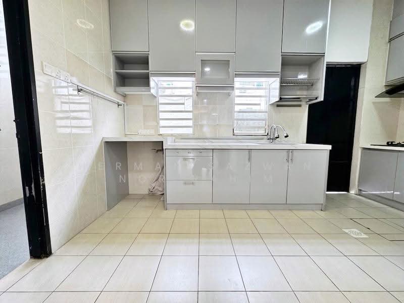 2-storey Terraced House for Sale in Taman Bangi Avenue (Bangi) - Herman Sazwan Nor Rahim - Kitchen - PropertyGuru.com.my