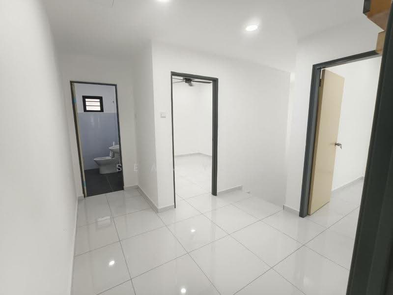 2-storey Terraced House for Sale in Taman Bukit Kempas (Tampoi) - Sean Yeoh - Bathroom - PropertyGuru.com.my