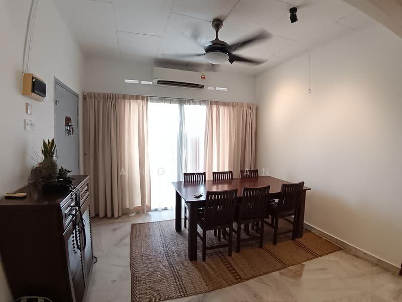 Pangsapuri untuk Dijual di Subang Perdana Goodyear Court 3 - Angel Tan - Dining Room - PropertyGuru.com.my