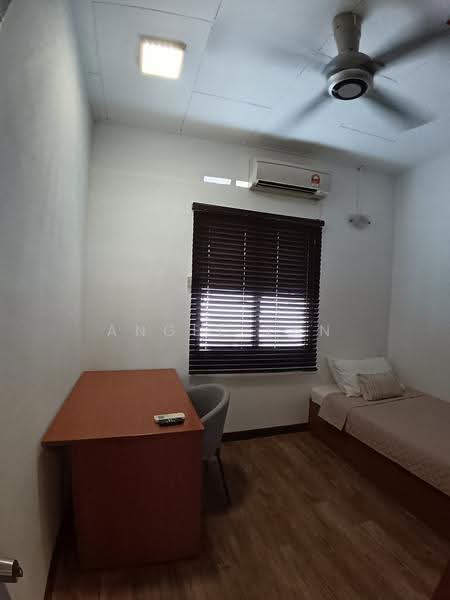 Pangsapuri untuk Dijual di Subang Perdana Goodyear Court 3 - Angel Tan - Bedroom - PropertyGuru.com.my