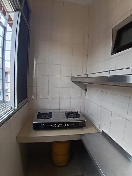 Pangsapuri untuk Dijual di Subang Perdana Goodyear Court 3 - Angel Tan - Kitchen - PropertyGuru.com.my