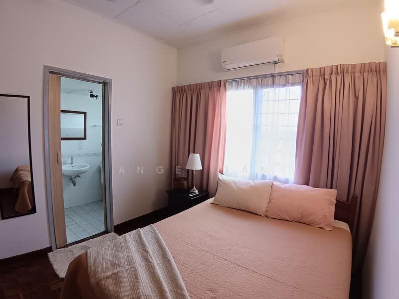 Pangsapuri untuk Dijual di Subang Perdana Goodyear Court 3 - Angel Tan - Bedroom - PropertyGuru.com.my