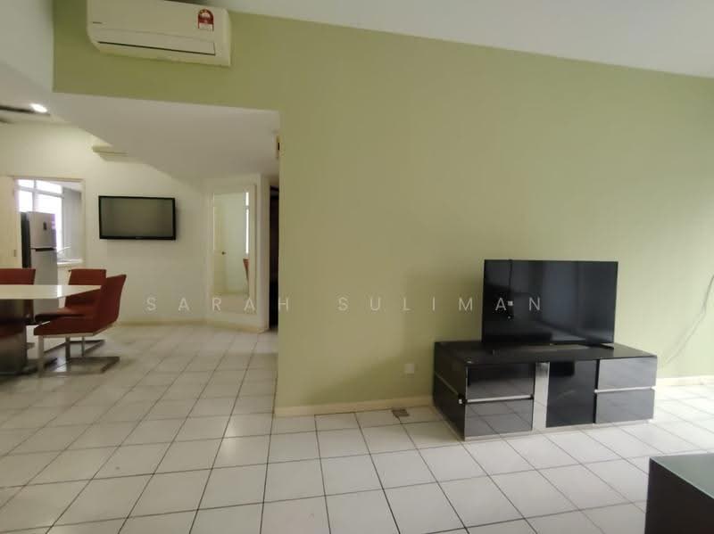 Kondominium untuk Disewa di 1A Stonor - Sarah Suliman - Living Room - PropertyGuru.com.my