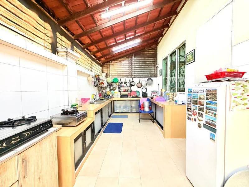 Rumah Berkembar untuk Dijual di Kota Damansara (Selangor) - NORFADILAH ZAINUDDIN - Kitchen - PropertyGuru.com.my