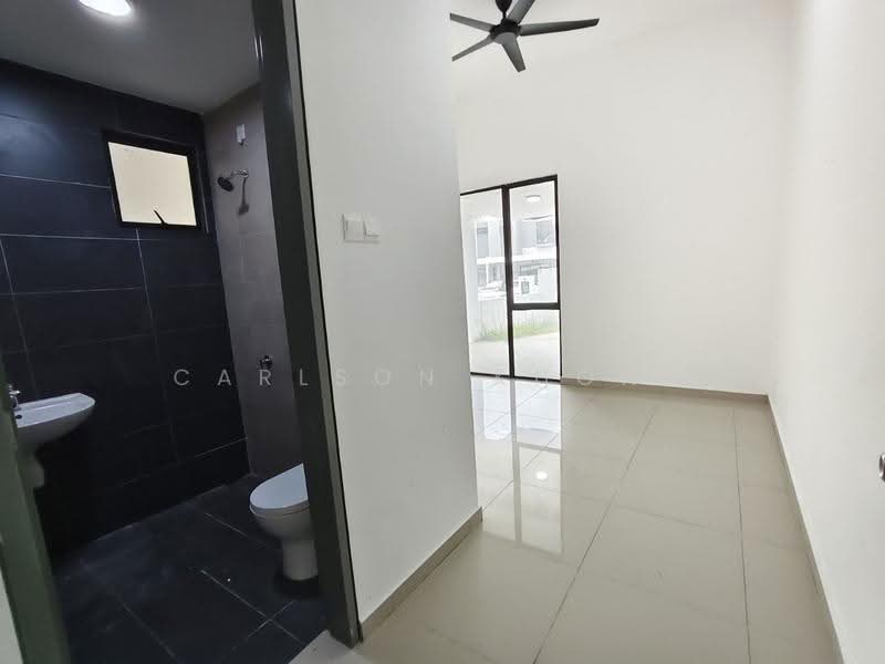 Townhouse for Sale in Kajang (Selangor) - Carlson Khong - Bathroom - PropertyGuru.com.my