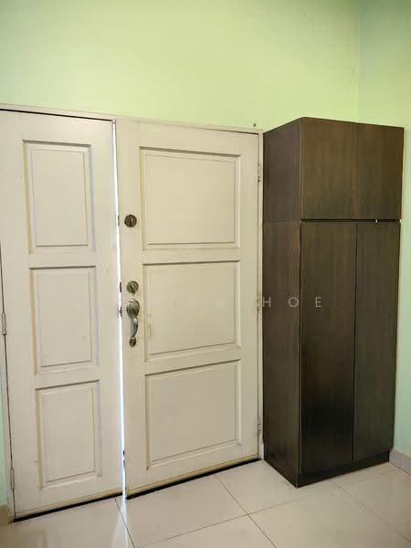 Rumah Teres 2-Tingkat untuk Disewa di Taman Bukit Subang (Shah Alam) - Jessica Hoe - Entrance - PropertyGuru.com.my