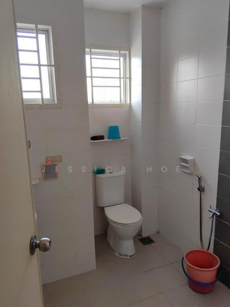 Rumah Teres 2-Tingkat untuk Disewa di Taman Bukit Subang (Shah Alam) - Jessica Hoe - Bathroom - PropertyGuru.com.my