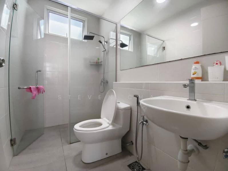 Kediaman Servis untuk Disewa di Parkland Residence - Steven Chai - Bathroom - PropertyGuru.com.my