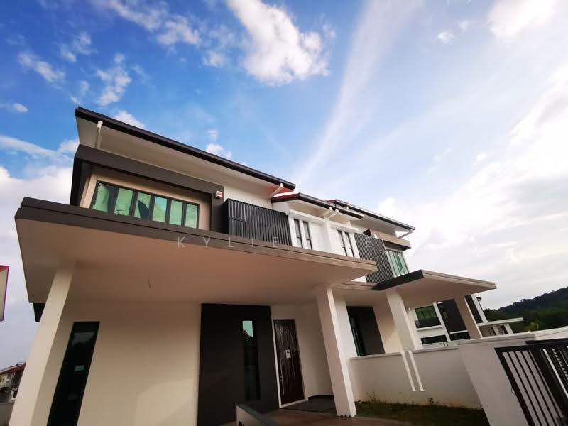 Rumah Berkembar untuk Dijual di Bandar Kinrara Seksyen 1 (Bandar Kinrara) - Kylie Lee - Exterior - PropertyGuru.com.my