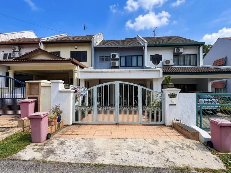 Rumah Teres untuk Dijual di SS 23, Taman Sea (Petaling Jaya) - Mohd Aizat Saiful Bahri - Exterior - PropertyGuru.com.my