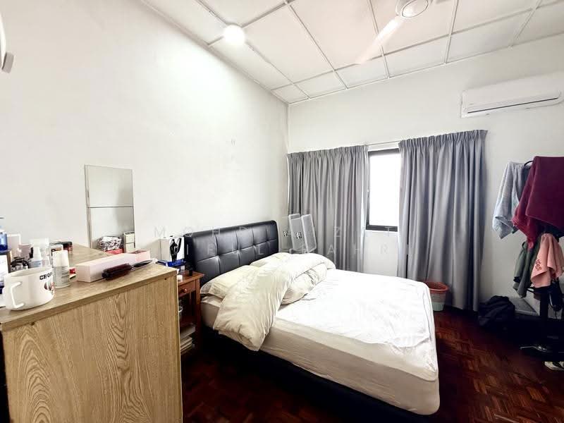 Rumah Teres untuk Dijual di SS 23, Taman Sea (Petaling Jaya) - Mohd Aizat Saiful Bahri - Bedroom - PropertyGuru.com.my