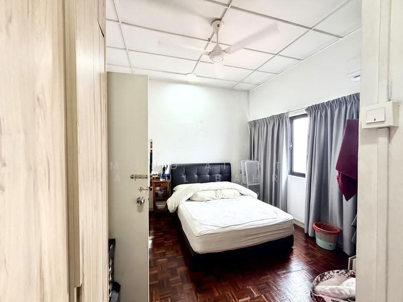 Rumah Teres untuk Dijual di SS 23, Taman Sea (Petaling Jaya) - Mohd Aizat Saiful Bahri - Bedroom - PropertyGuru.com.my