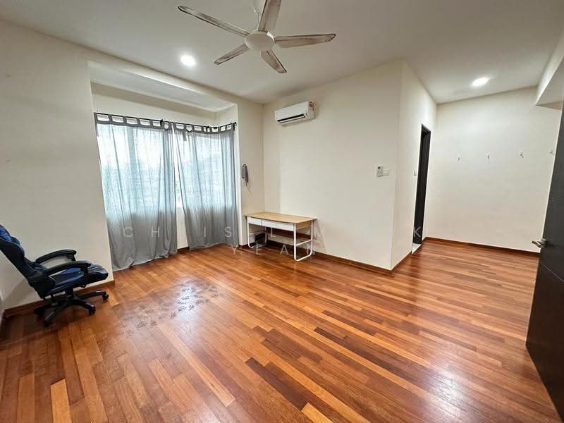 Rumah Teres 2.5-Tingkat untuk Dijual di Kajang (Selangor) - Chris Lim Pek Yean - Study - PropertyGuru.com.my
