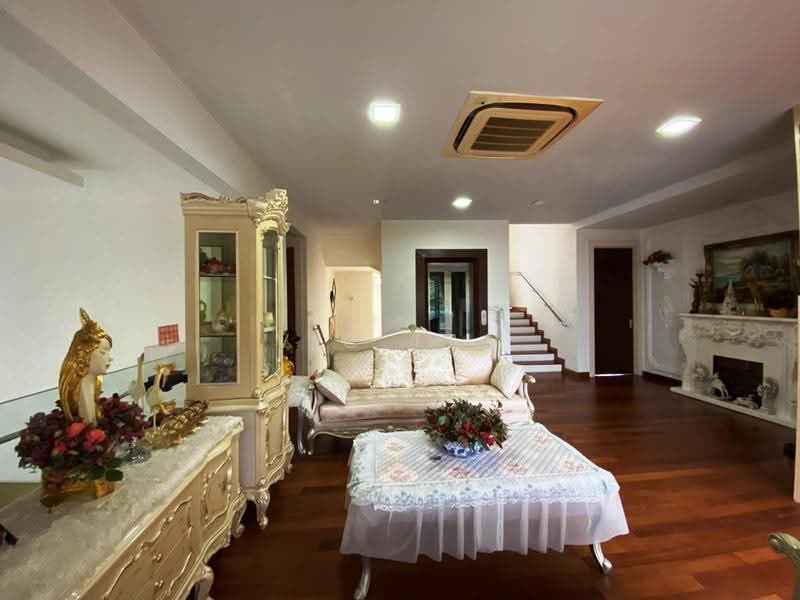 Bungalow House for Sale in Taman Taynton View (Cheras) - Vic Tan - Living Room - PropertyGuru.com.my