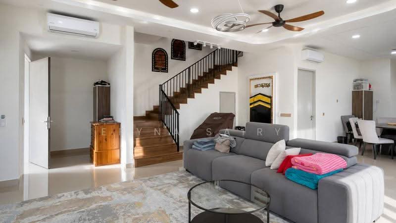Rumah Berkembar untuk Dijual di Cyber 10 (Cyberjaya) - Eryna Sairy - Living Room - PropertyGuru.com.my