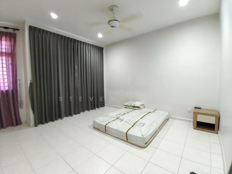 2-storey Terraced House for Rent in Taman Semabok Perdana (Semabok) - Steven Chai - Bedroom - PropertyGuru.com.my