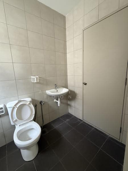 Rumah Teres 2-Tingkat untuk Disewa di Bandar Rimbayu (Telok Panglima Garang) - Adeline Foong - Bathroom - PropertyGuru.com.my