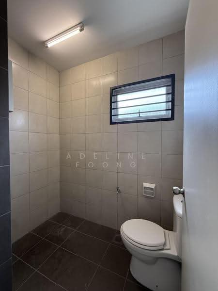 Rumah Teres 2-Tingkat untuk Disewa di Bandar Rimbayu (Telok Panglima Garang) - Adeline Foong - Bathroom - PropertyGuru.com.my
