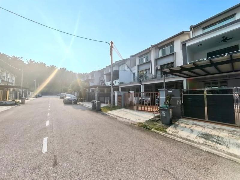 2.5-storey Terraced House for Sale in Skudai (Johor) - Fakhrul Imlan - Exterior - PropertyGuru.com.my