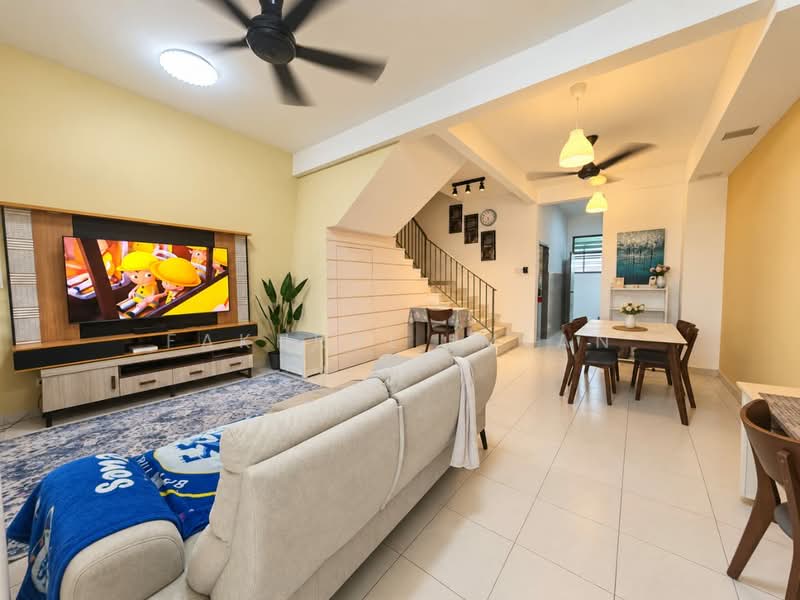2.5-storey Terraced House for Sale in Skudai (Johor) - Fakhrul Imlan - Living Room - PropertyGuru.com.my