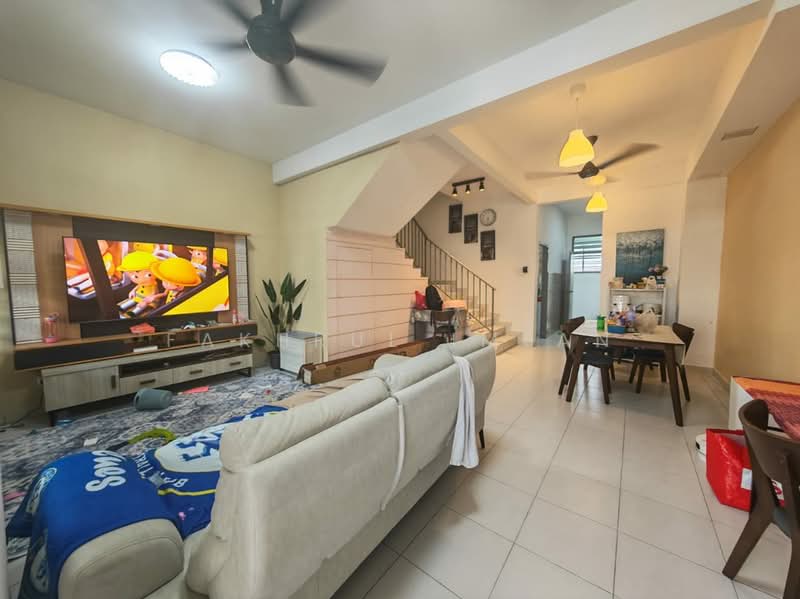 2.5-storey Terraced House for Sale in Skudai (Johor) - Fakhrul Imlan - Living Room - PropertyGuru.com.my