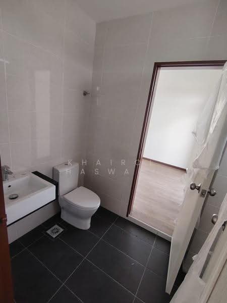 Semi-Detached House for Sale in Bertam Perdana 2 (Kepala Batas) - Khairol Haswadi - Bathroom - PropertyGuru.com.my