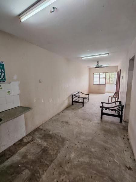 Rumah Flat untuk Dijual di Flat Tasek 64 - Elvis Sim - Living Room - PropertyGuru.com.my