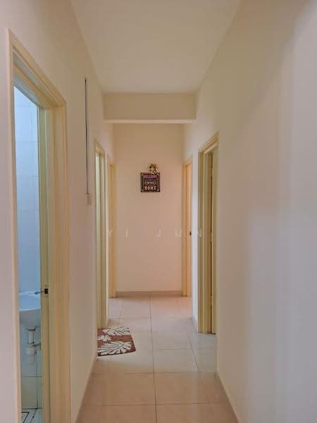 Rumah Flat untuk Disewa di Aman & Damai Apartment - Yi Jun - Corridor - PropertyGuru.com.my