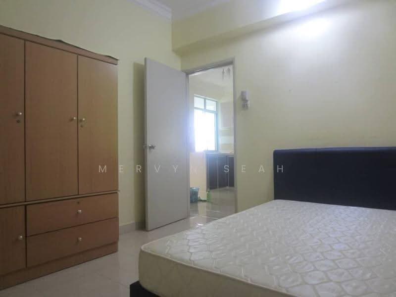 Pangsapuri untuk Dijual di Ixora Heights Apartment - Mervyn Seah - Bedroom - PropertyGuru.com.my