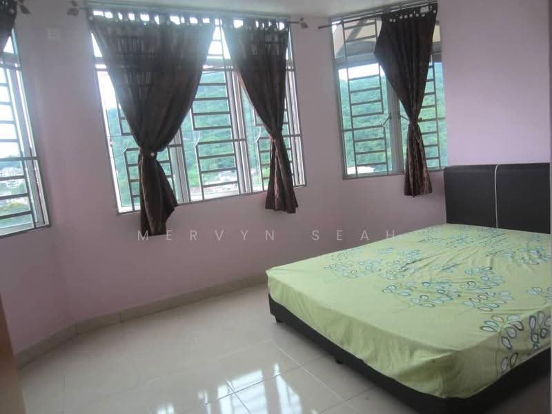 Pangsapuri untuk Dijual di Ixora Heights Apartment - Mervyn Seah - Bedroom - PropertyGuru.com.my
