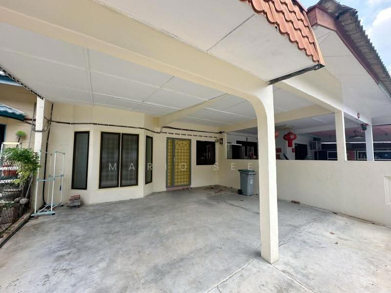 Rumah Teres 1-Tingkat untuk Dijual di Taman Bunga Raya (Bukit Baru) - Mario Seet - Exterior - PropertyGuru.com.my