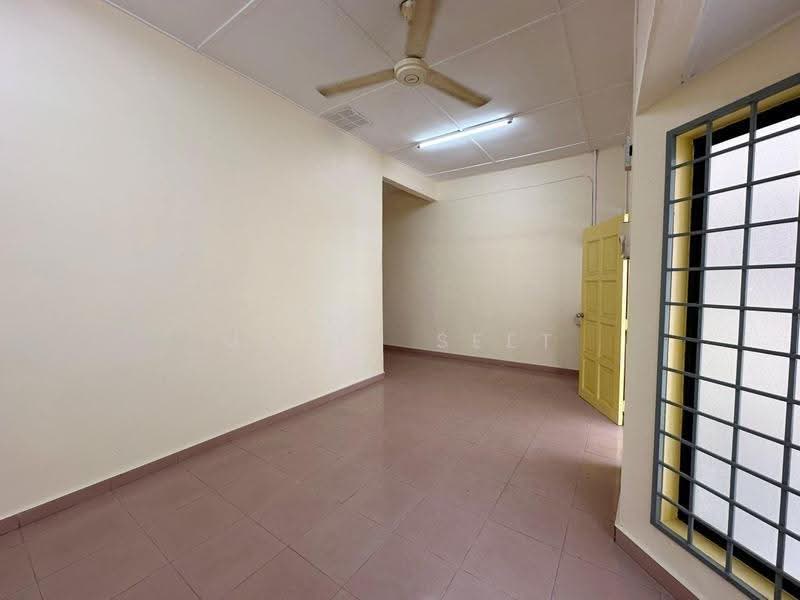 Rumah Teres 1-Tingkat untuk Dijual di Taman Bunga Raya (Bukit Baru) - Mario Seet - Interior - PropertyGuru.com.my