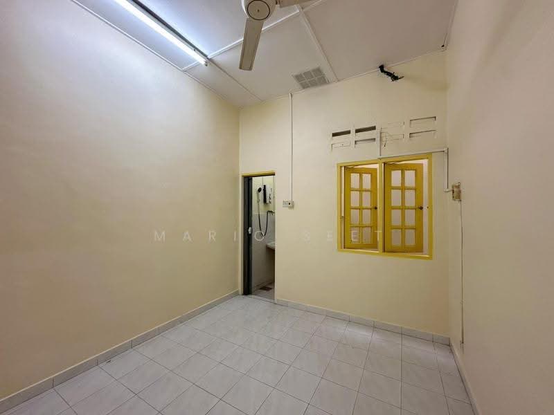 Rumah Teres 1-Tingkat untuk Dijual di Taman Bunga Raya (Bukit Baru) - Mario Seet - Interior - PropertyGuru.com.my