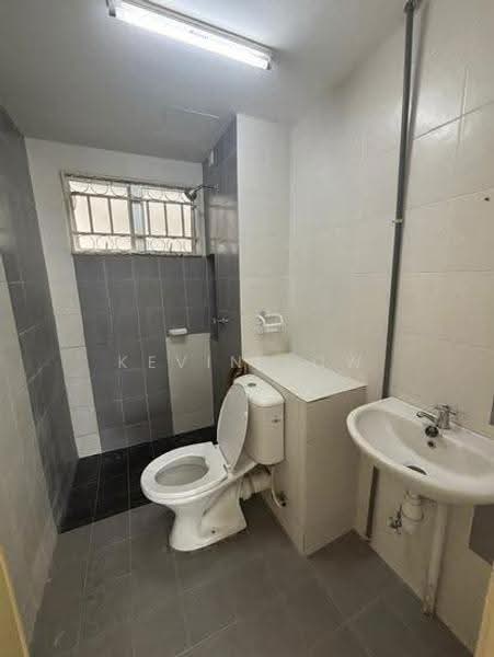 Pangsapuri untuk Dijual di Seri Intan Apartment - KEVIN LOW - Bathroom - PropertyGuru.com.my
