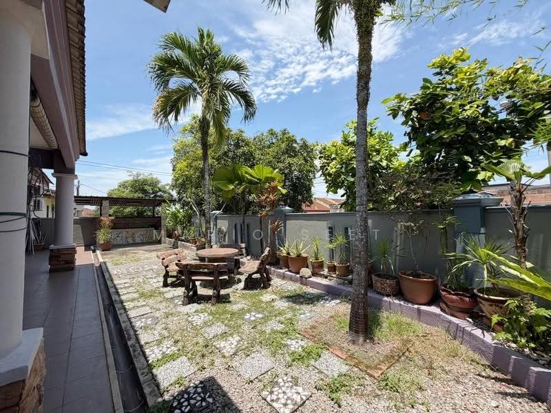 Rumah Teres 1-Tingkat untuk Dijual di Taman Rembia Perkasa (Rembia) - Mario Seet - Garden - PropertyGuru.com.my