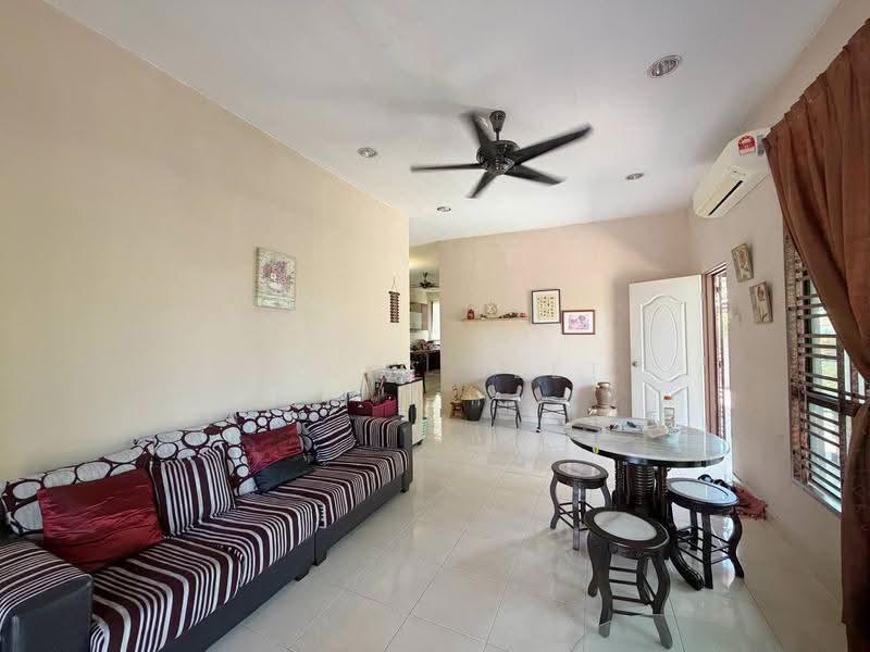 Rumah Teres 1-Tingkat untuk Dijual di Taman Rembia Perkasa (Rembia) - Mario Seet - Living Room - PropertyGuru.com.my