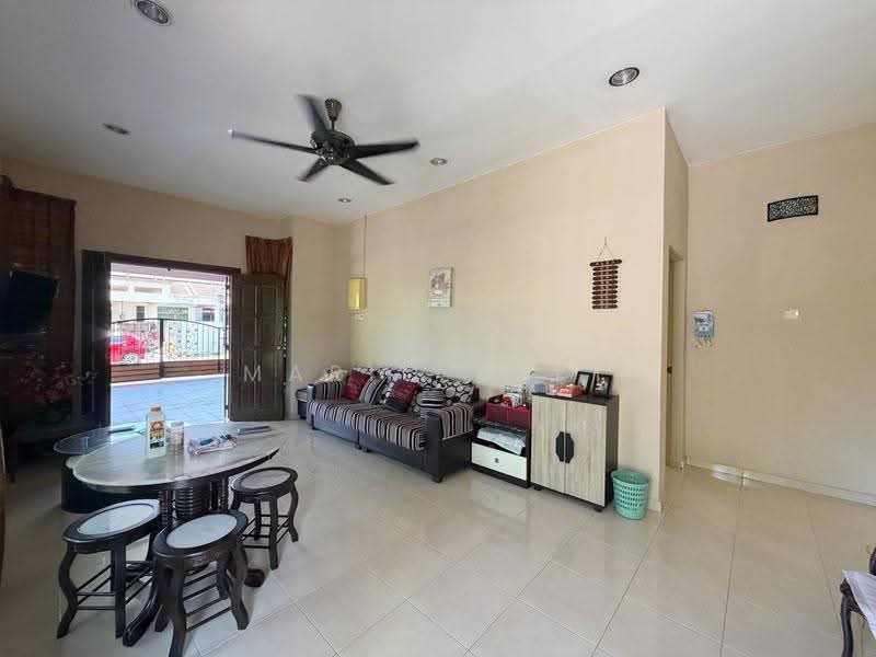Rumah Teres 1-Tingkat untuk Dijual di Taman Rembia Perkasa (Rembia) - Mario Seet - Living Room - PropertyGuru.com.my