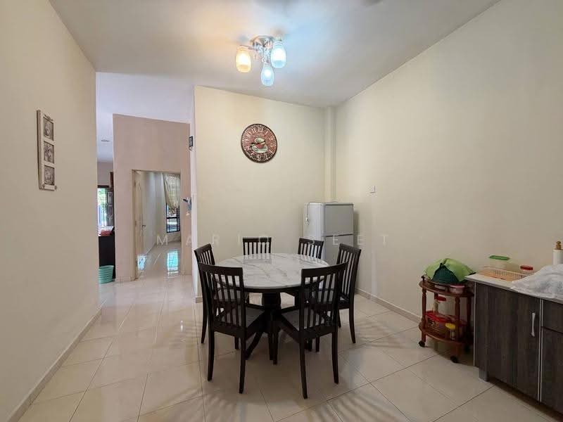 Rumah Teres 1-Tingkat untuk Dijual di Taman Rembia Perkasa (Rembia) - Mario Seet - Dining Room - PropertyGuru.com.my