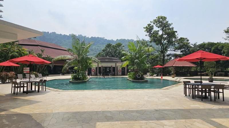 Kondominium untuk Dijual di Armanee Terrace II - Elaine Loke - Pool - PropertyGuru.com.my