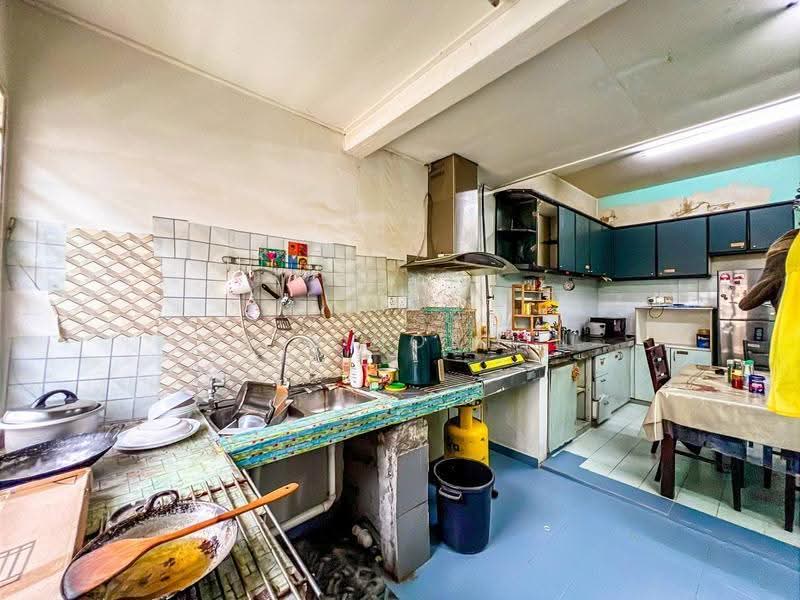 2-storey Terraced House for Sale in Usj 12 (Subang Jaya) - Sa'a Nordin - Kitchen - PropertyGuru.com.my