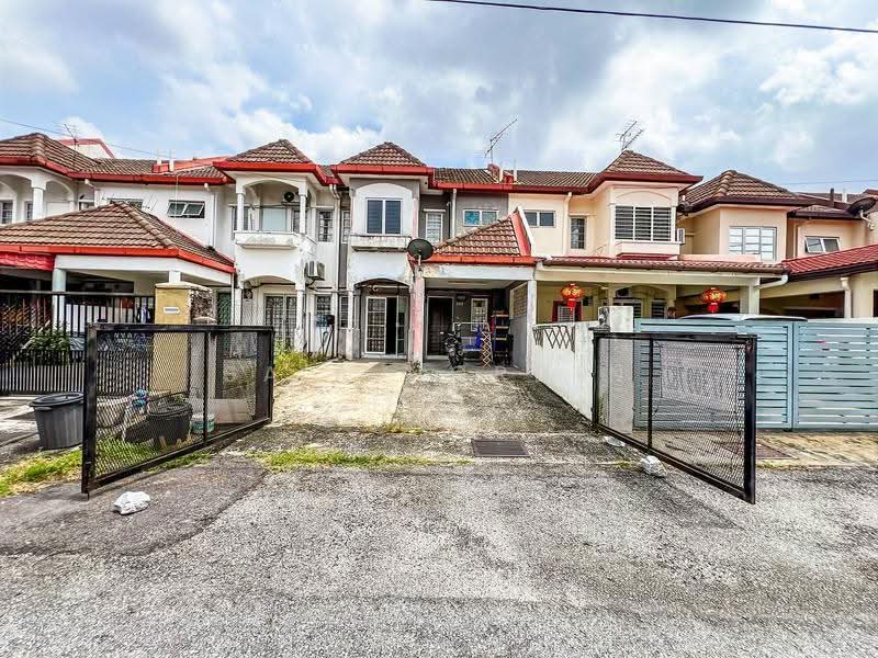 2-storey Terraced House for Sale in Usj 12 (Subang Jaya) - Sa'a Nordin - Exterior - PropertyGuru.com.my