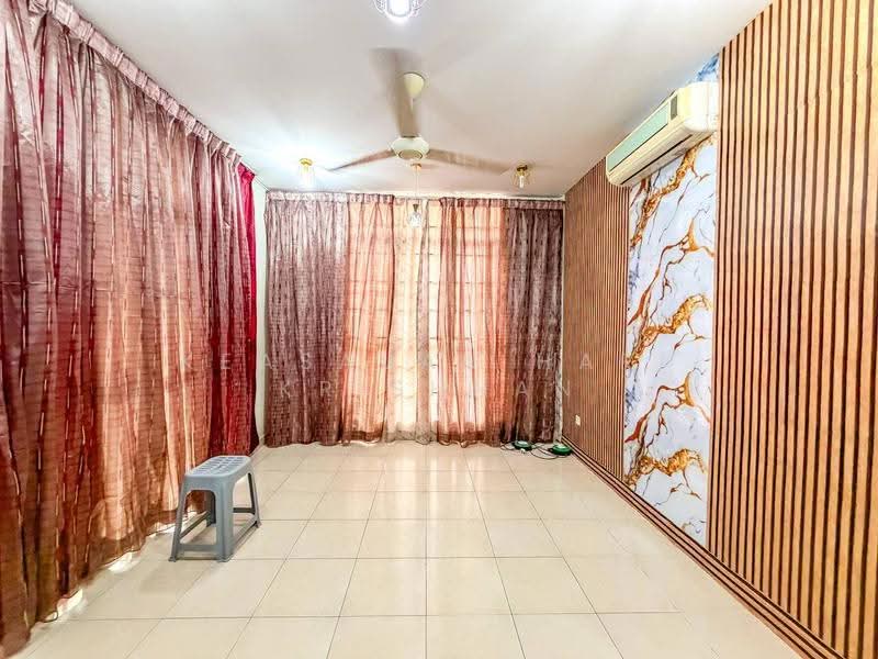 Semi-Detached House for Sale in Bangi (Selangor) - Keasavan Hari Krishnan - Living Room - PropertyGuru.com.my