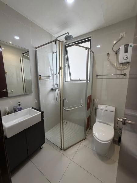 Kondominium untuk Disewa di Bay Laurel @ Country Garden Danga Bay - Alvin Lim - Bathroom - PropertyGuru.com.my