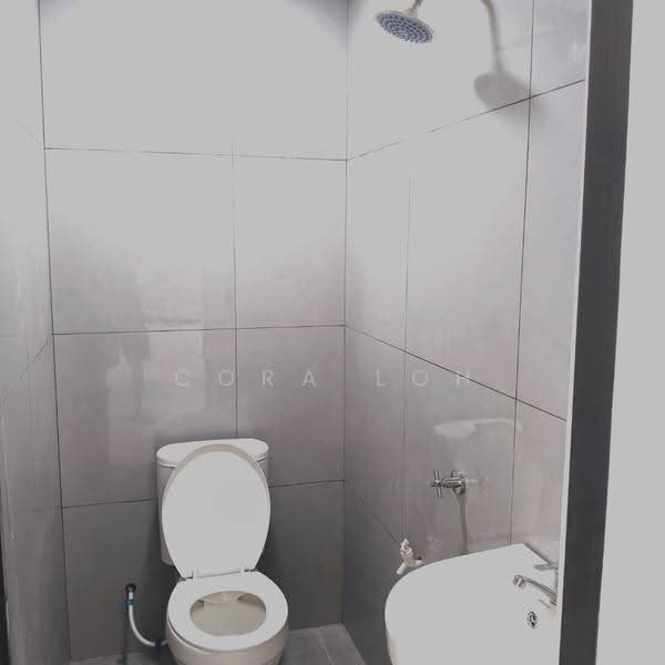 Rumah Teres untuk Dijual di Taman Desa Tebrau (Tebrau) - Cora Loh - Bathroom - PropertyGuru.com.my