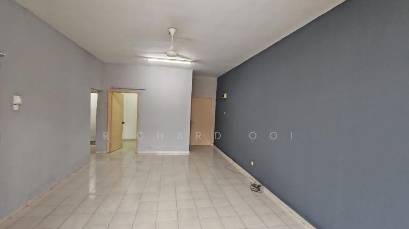 Pangsapuri untuk Disewa di Pangsapuri Lagoon Perdana - Richard Ooi - Living Room - PropertyGuru.com.my