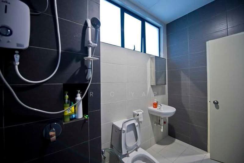 Pangsapuri untuk Disewa di Impian Senibong Residences - ERIC YAP - Bathroom - PropertyGuru.com.my
