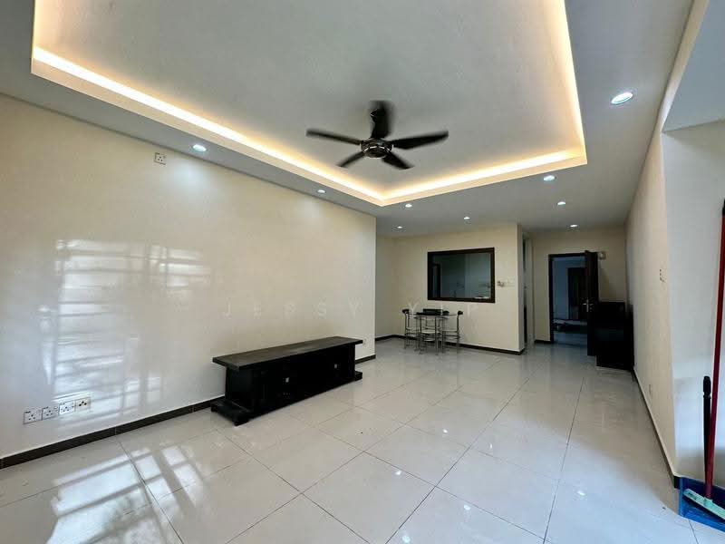 Pangsapuri untuk Dijual di Larkin Residence (Phase One) - Jessy Yip - Living Room - PropertyGuru.com.my